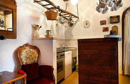 Cottage in Italy With Alpine Fireplace - Foto 15