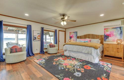 Lakefront Graford Home with Fire Pit and Private Dock! - Foto 10