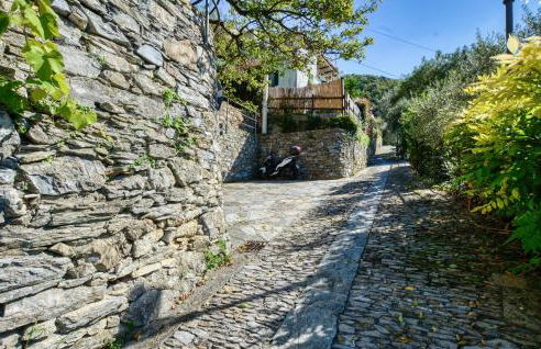 2 Bedroom Amazing Apartment In Semorile - Foto 10