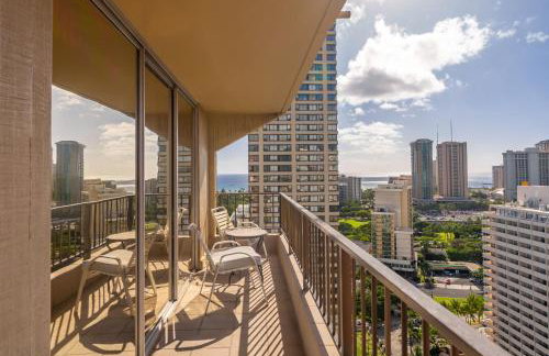 Honu Hale Penthouse 2 BDR Ocean View Waikiki - Photo 56
