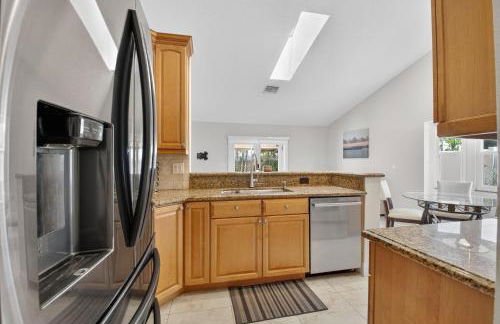 Family-Friendly Boca Gem! 4BR 3BA with Pool & Sauna - Foto 13