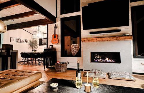 Haven at Cedar Haus Luxury 1BR Escape w Hot Tub EV Charger Gourmet Kitchen Fully Fenced Yard Dogs OK - Foto 62