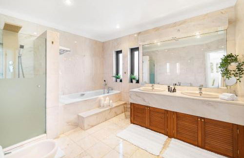 Seafront View next to the famous “Benagil Caves” - Foto 21