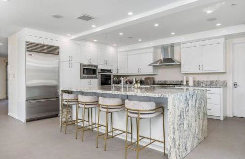 Spacious 4BR Retreat with Private Pool, Pool Table and Fast Wi-Fi Sleeps 9 Quiet Clinton Location - Foto 48