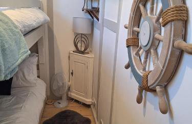 Spinnaker Barn, boutique, cute barn with hot tub - Foto 25