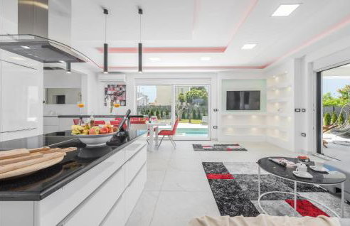 Pet Friendly Home In Porec - Photo 22