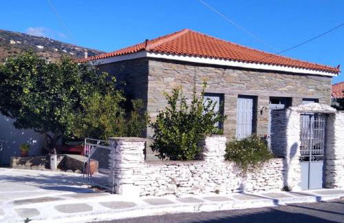 Το πέτρινο, Άνδρος,Μεσαριά - Foto 1