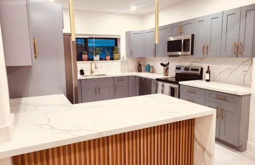 Charming Home Close to Beaches & Downtown - Foto 12