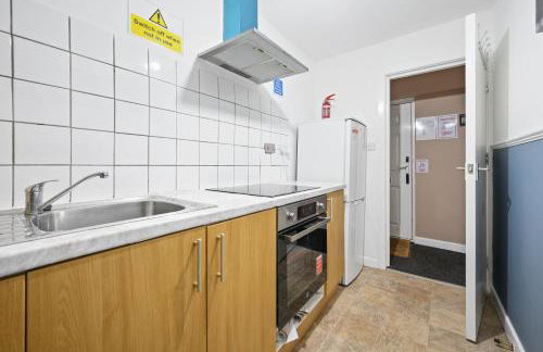Private retreat For 3 Near City Centre - Photo 28