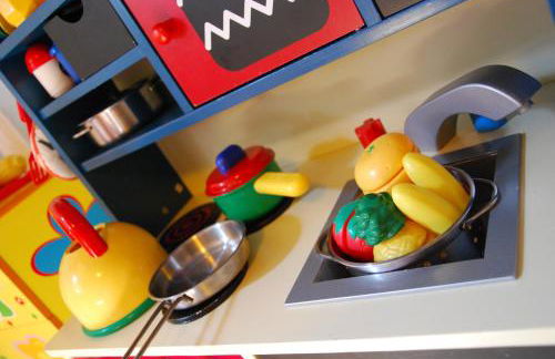 FERIENHOF KATZENMAIER, Bauernhof- und Familienurlaub am BODENSEE, großzügig wohnen, MESSENAH und teils BARRIEREFREI, Spielangebot für drinnen und draußen, Parkplatz am Haus, gute ÖPNV-Anbindung - Foto 48