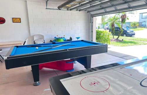 Fascinating Private Pool and Game-room, Near Disney!! - Foto 69