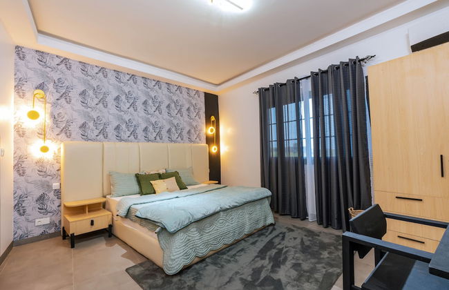 Lighthouse Signature Suites - Photo 4