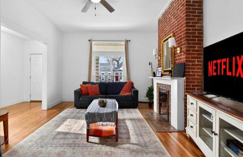 Cozy 2-Floor Home 5BR 3BA 2 Kitchens Backyard - Foto 17