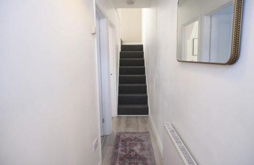 Stylish 4 Bed Home in Aylesbury, Buckinghamshire - Foto 7
