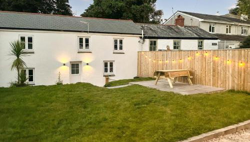 Palm Cottage - Photo 1