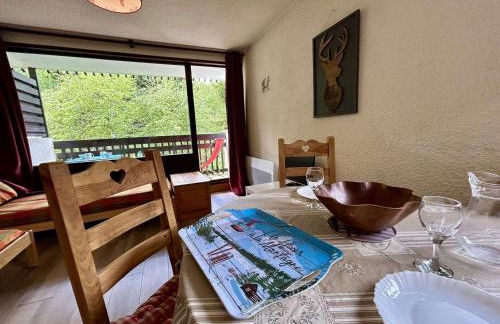 Studio avec coin montagne - 4 pers, à 100m des télécabines, piscine, parking, casier à ski - FR-1-330F-94 - Photo 1