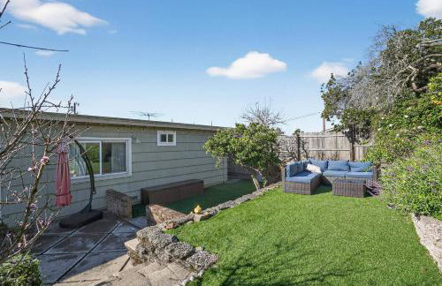 Relaxing 4 bedroom - Full Kitchen & Dining - BART - Photo 19