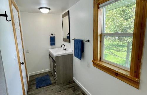 Cozy Cottage on Indian Lake with AC - Foto 7