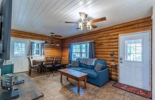 Little Bear's Bungalow; Log Cabin w/Mountain views - Foto 21