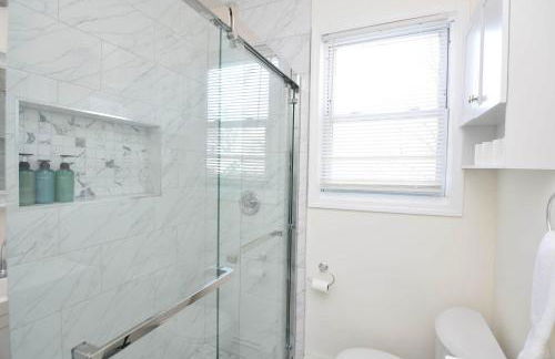 Spacious Home with Parking, Laundry - Near RU, RWJ, NJ Transit - Foto 52