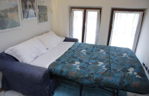 Midnight blues for 3 people near the airport - Foto 21