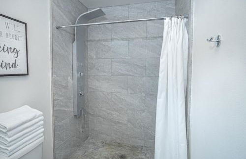 Guest House with Loft near Downtown - Foto 14