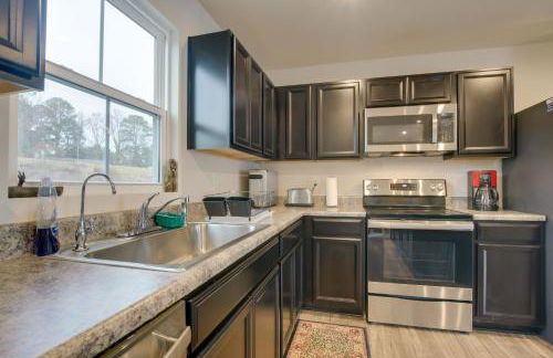 9 Mi to Duke University Spacious Home with Yard! - Foto 11