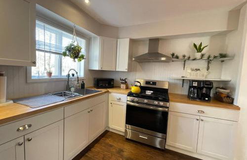 Dual-Home Berkshire Retreat Sleeps 16 - Foto 17