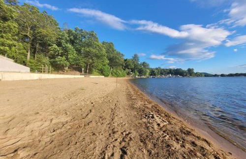 Lake Congamond Suffield House - Foto 17