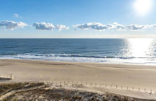 Oceanfront 2 Bedroom Modern Beach Condo w Pool - Foto 35