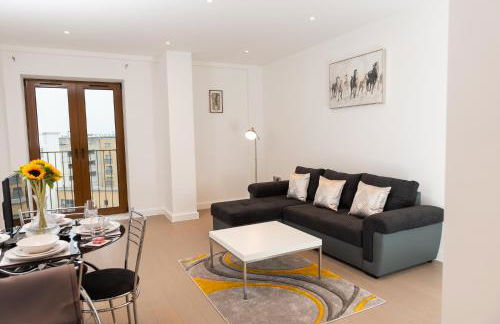 Cosy 1 Bed Apartment in Centre of St Albans - FREE Parking - 5 min walk to St Albans city centre & Railway station - Big Savings on Longer Stays!! - Photo 17