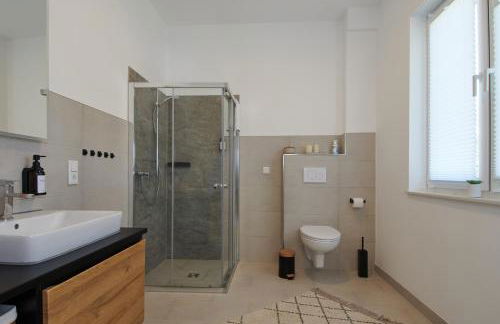 RG Living - A30, Bali-Therme, HDZ & free parking - Foto 39