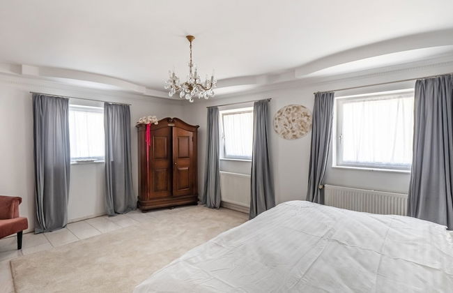 Luxurious Holiday Home With a Nice Private Garden - Foto 11