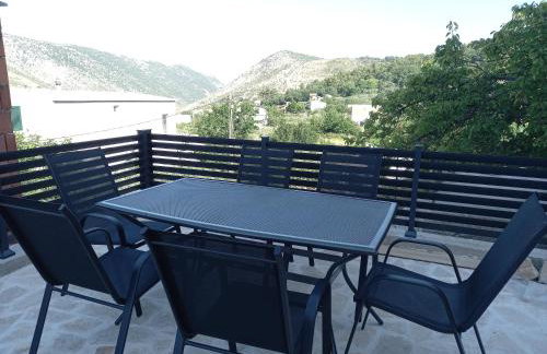 Apartment Gajo with swimming pool near Split - Photo 9