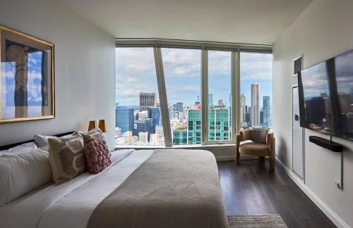 Lux Apts with Lake Views and Top Amenities - Foto 54