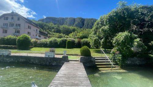 Rare 2 bedroom with private beach on Lake Annecy - Foto 2