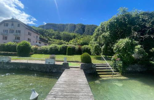Rare 2 bedroom with private beach on Lake Annecy - Foto 2