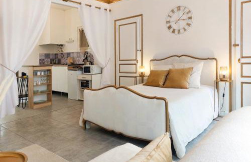 Le Petit Versailles - Face gare - Wifi - Baignoire - Foto 3