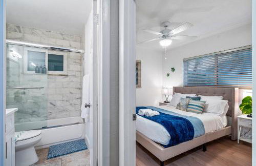 VacationSunwind Delray home! Water Front Pool Dock near Beach - Foto 25