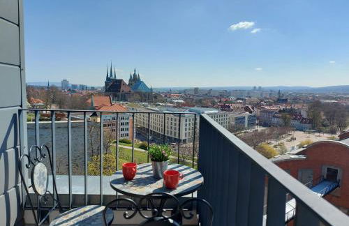 AT THE TOP - Penthouse über den Dächern der Stadt - Photo 4