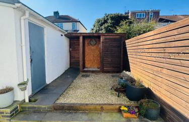 Redland's Fun & Colourful Artistic House - Foto 39