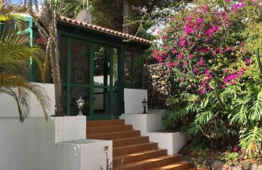 Spacious characterful villa with spectacular views in quiet rural setting. - Foto 30