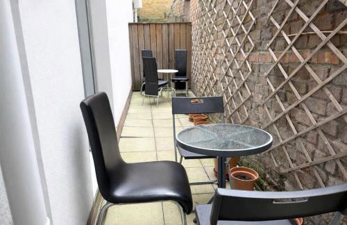 Central Brick Lane 2 Bedroom Flat - Private Patio - Foto 32