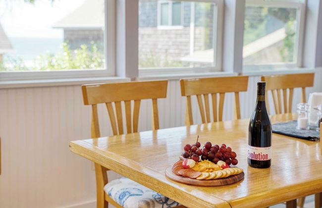 Beach Pines Bungalow by Avantstay Classic Cottage Steps to the Beach w/ Private Yard - Foto 12