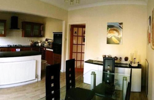 Basingstoke Townhouse - Foto 7