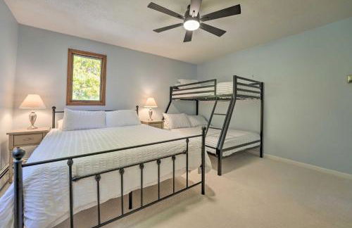 Spacious Delton Home with Fire Pit and Lake Views - Foto 29