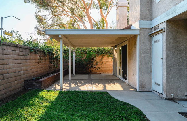 Spacious Retreat w Modern Decor and Private Yard - Photo 61