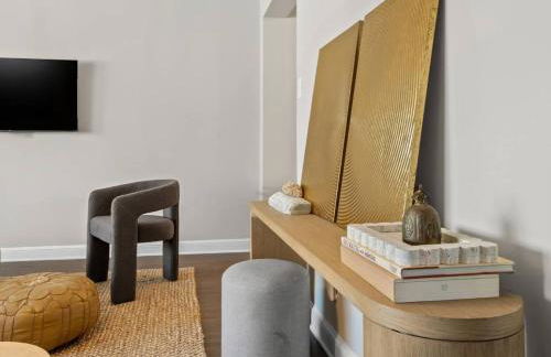 The Lexington - Serene Apartment, 5 min to DC with Free Parking and Metro - Foto 9