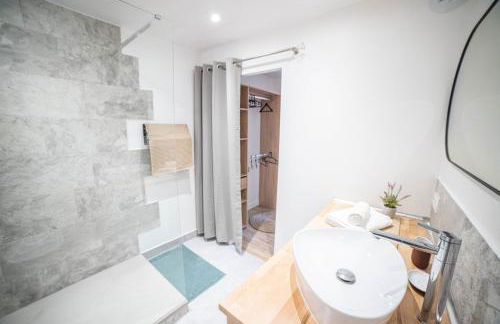 NEW Le Cocon-Clim-Vidéoprojecteur-Parking-Wifi-TOP PROS Conciergerie Montpellier - Foto 15