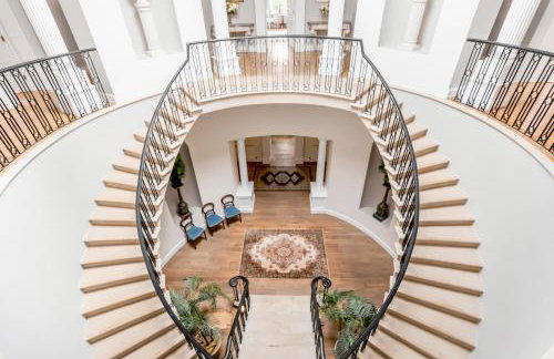 Beccles Georgian Mansion l 9 Bedrooms, Hot Tub & Parkland - Foto 5